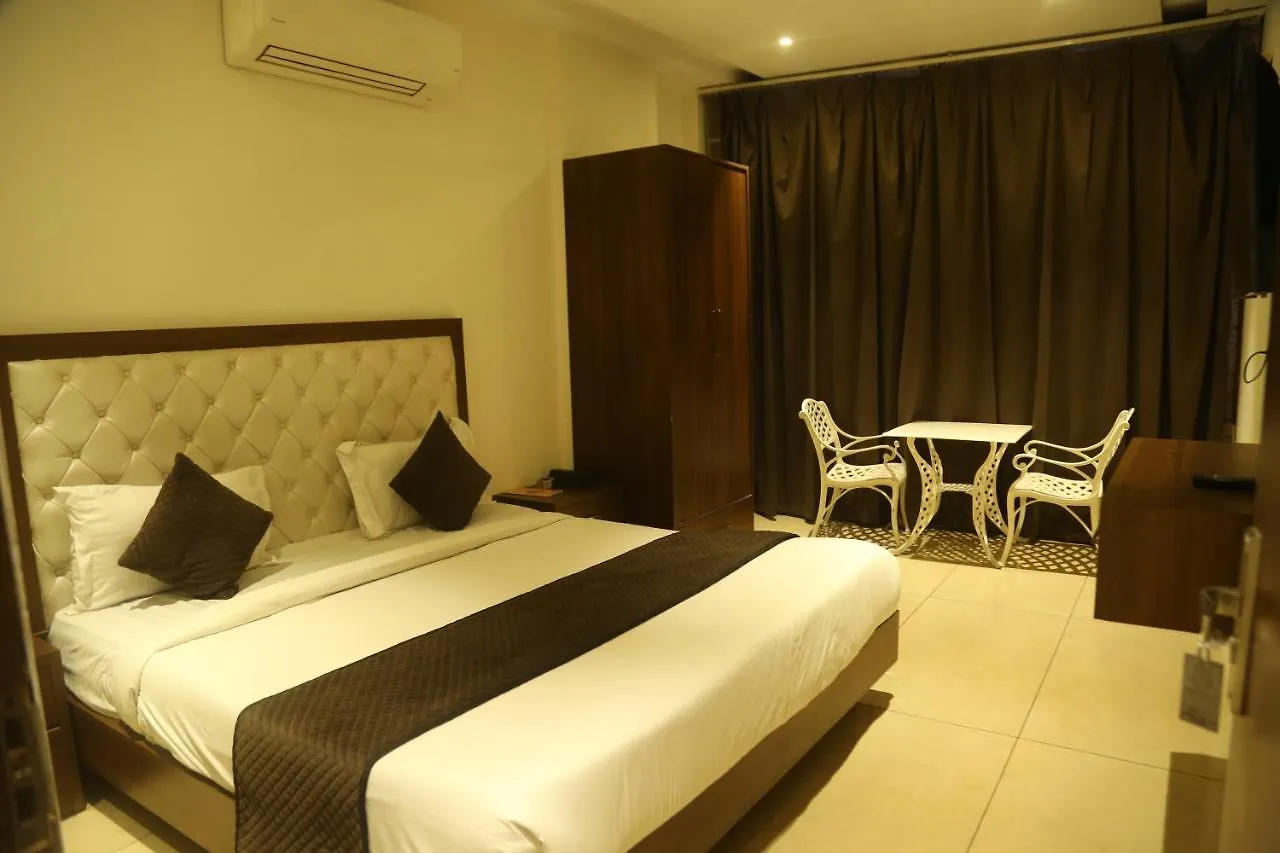 Kd Residency Hotel Zirakpur 3*,